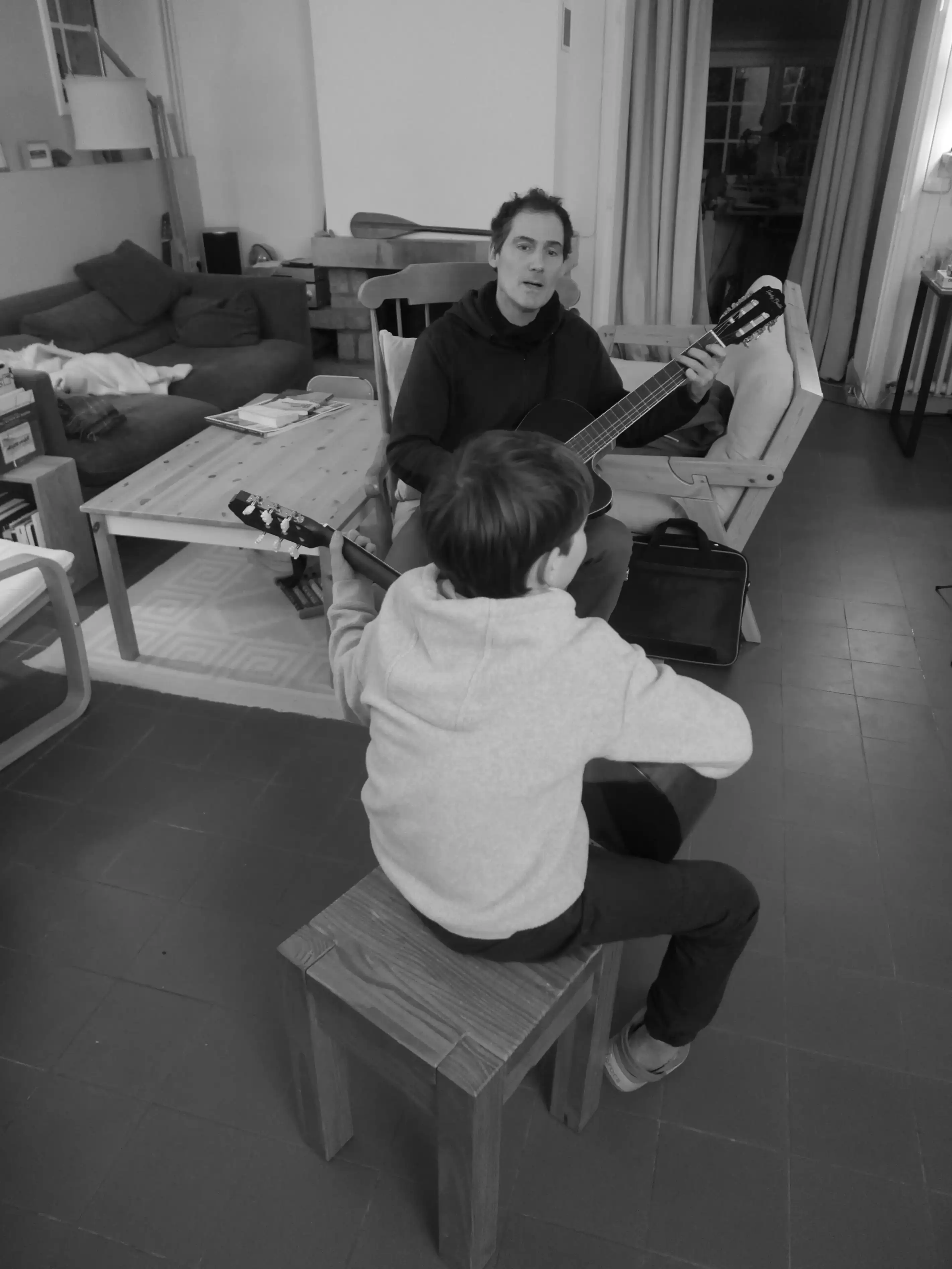 Éric Lamour, professeur de guitare et basse à Bénodet — studio d'enregistrement en Cornouaille